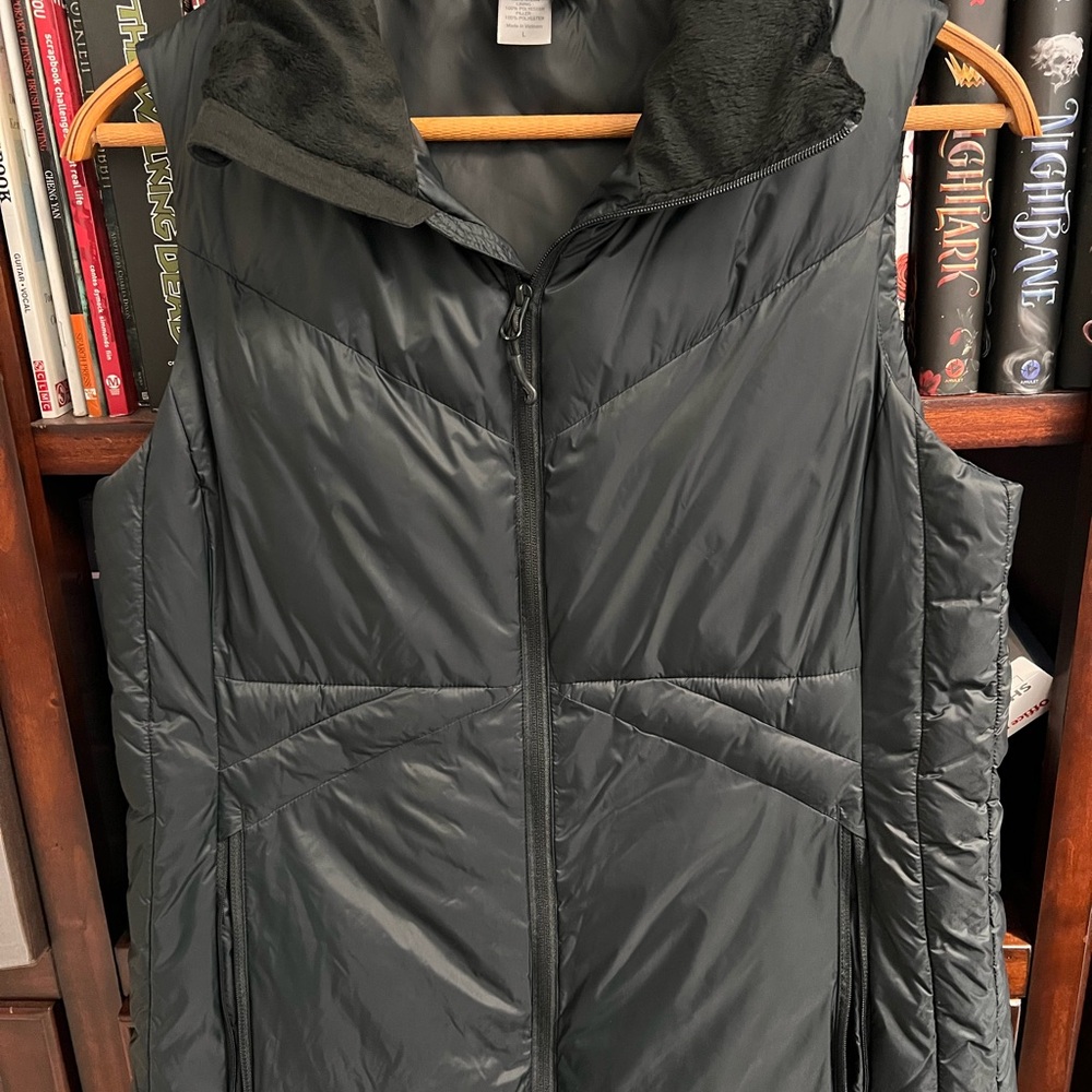 Champion C9 Black Puffer Vest Size L